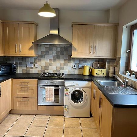 Lovely 2 Bedroom Family Apartment In Newcastle Newcastle  Luaran gambar